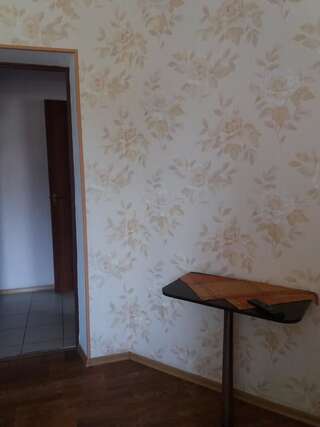 Хостелы Хостел на Залесской Харьков Двухместный номер эконом-класса с 2 отдельными кроватями и общей ванной комнатой-2