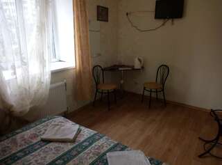 Хостелы Хостел на Залесской Харьков Двухместный номер эконом-класса с 1 кроватью и общей ванной комнатой-3