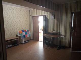 Хостелы Хостел на Залесской Харьков Общий десятиместный номер для мужчин и женщин-9