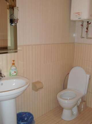 Хостелы Хостел на Залесской Харьков Семейный полулюкс-9