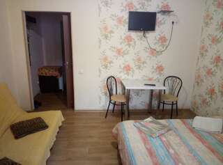 Хостелы Хостел на Залесской Харьков Семейный полулюкс-3